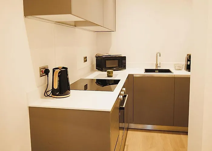 Διαμέρισμα 2 Bed Flat Centre - Balcony, Free Parking & Darts *