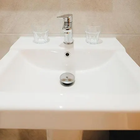 2 Bed Centre - Exclusive Balcony And Free Parking Appartement Leeds (West Yorkshire)