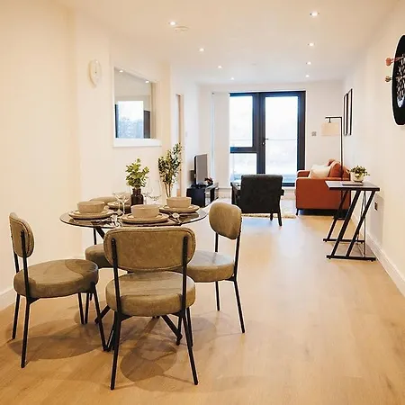 2 Bed, Centre - Private Balcony, Free Parking & Darts Apartamento Leeds (West Yorkshire)