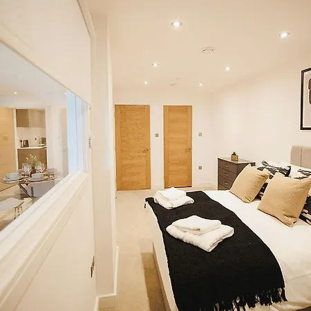 2 Bed Centre - Exclusive Balcony And Free Parking * Leeds (West Yorkshire)