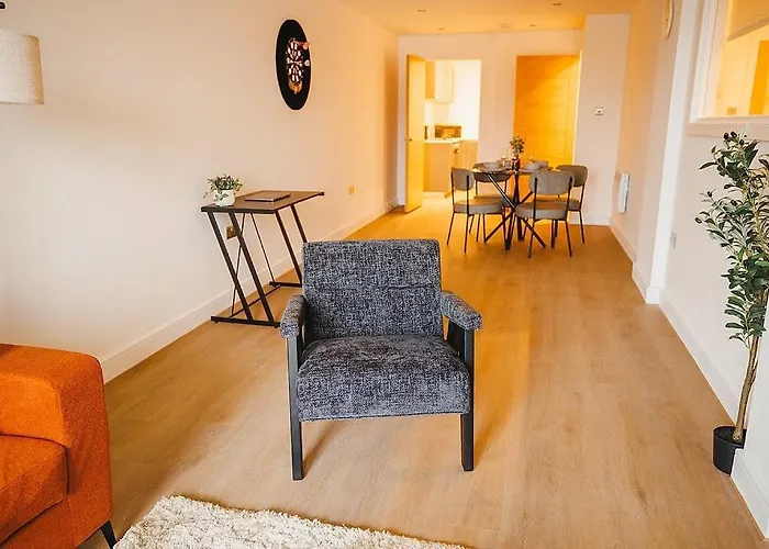 Apartamento 2 Bed, Leeds Centre - Private Balcony, Free Parking & Darts *