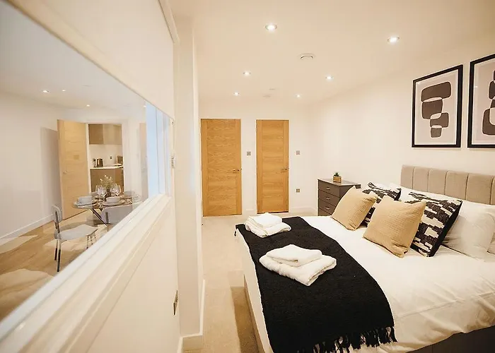 2 Bed Centre - Exclusive Balcony And Free Parking * Leeds (West Yorkshire)